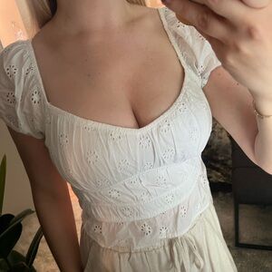 😍hollister! White Eyelet Crop Top
